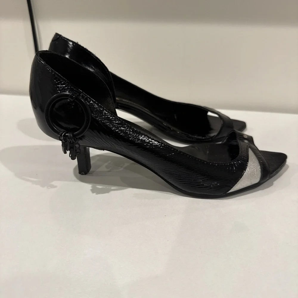Luiza Barcelos Black Patent Kitten Heels w/ Charms Size 6.5 - Picture 5 of 8